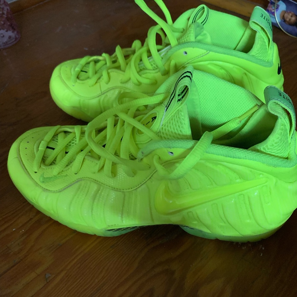 Men Nike Foamposite sneakers